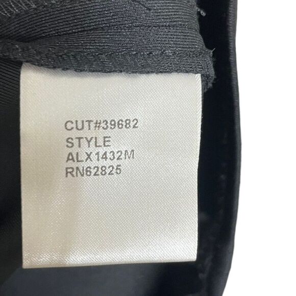 Welcome to my closet! - Picture 8 of 12